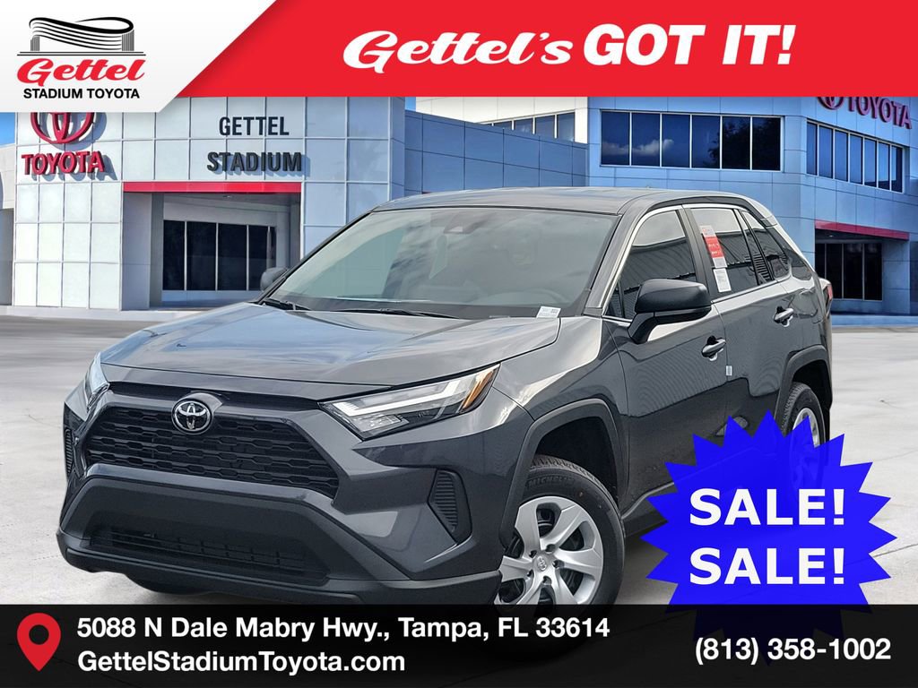 2025 Toyota RAV4 LE's photo