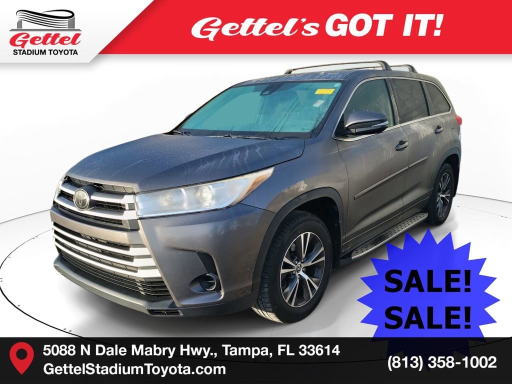 2017 Toyota Highlander LE's photo