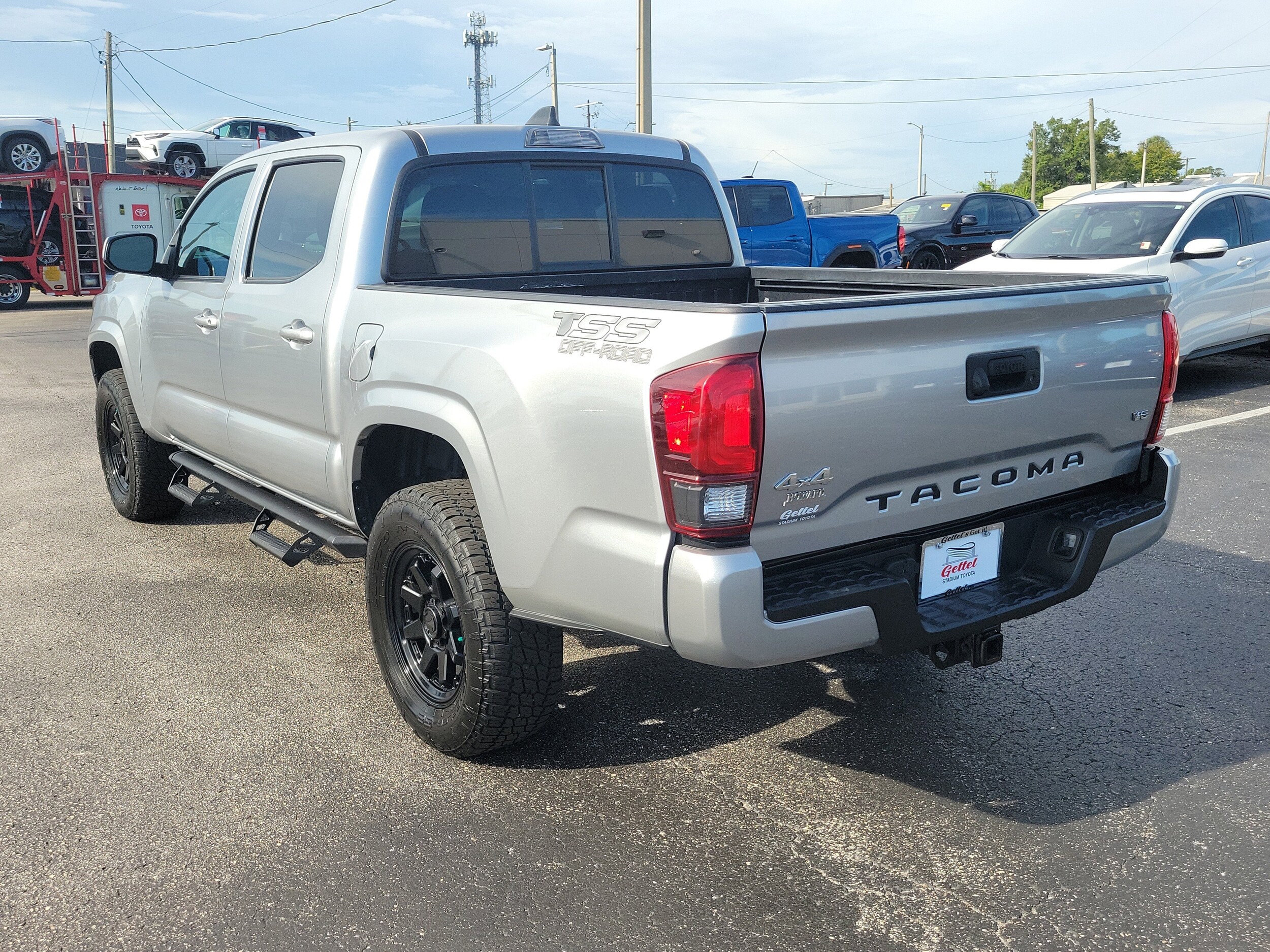 2023 Toyota Tacoma SR V6 photo 3
