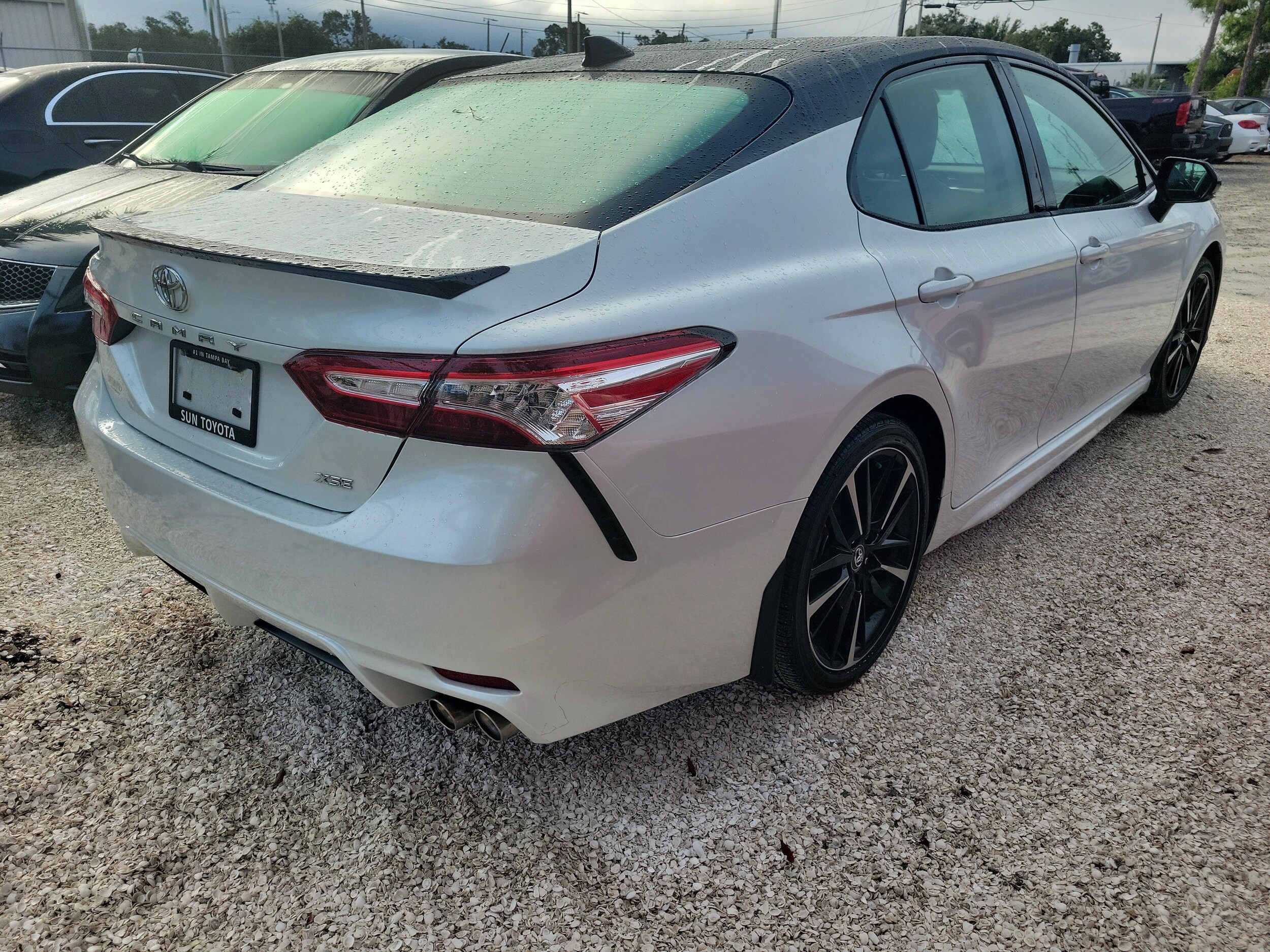 2020 Toyota Camry XSE photo 2