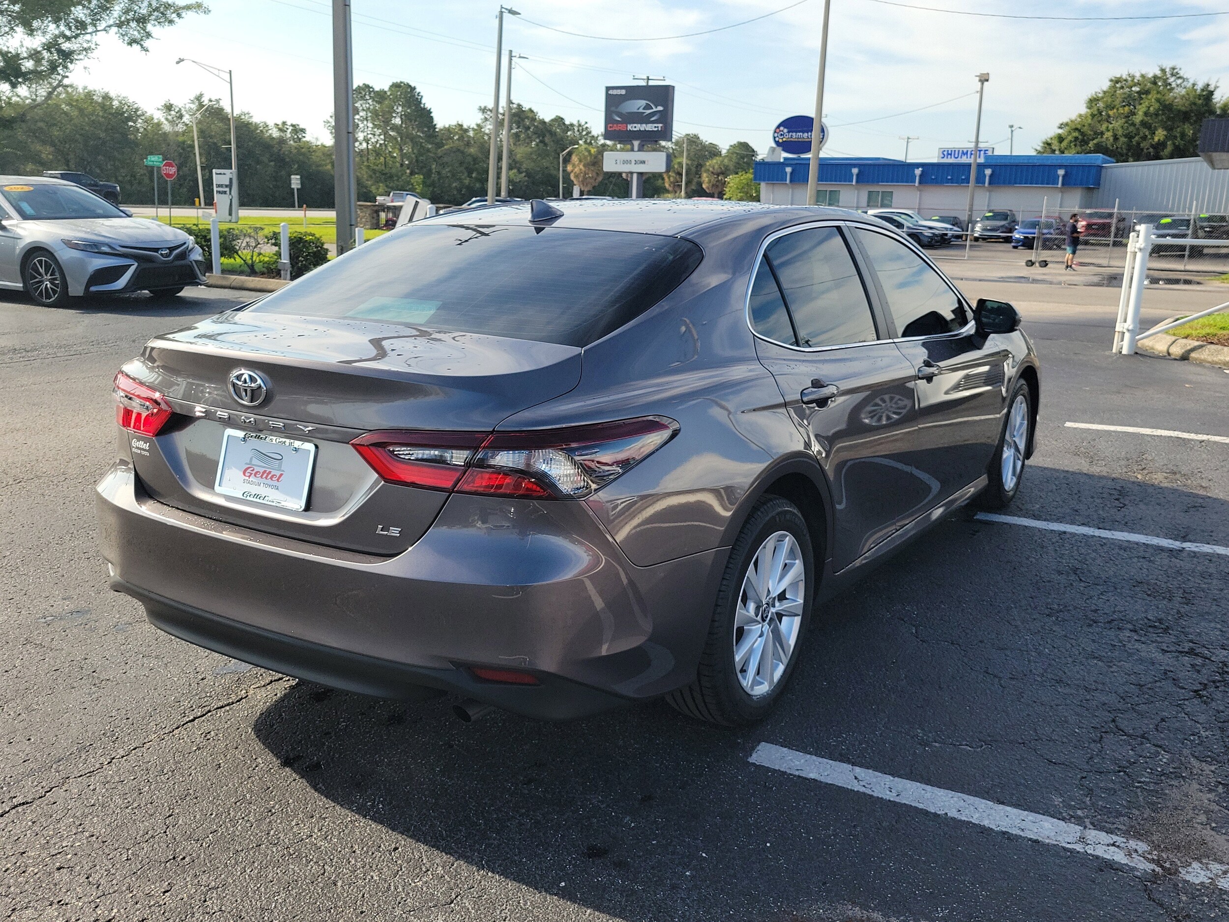 2023 Toyota Camry LE photo 3