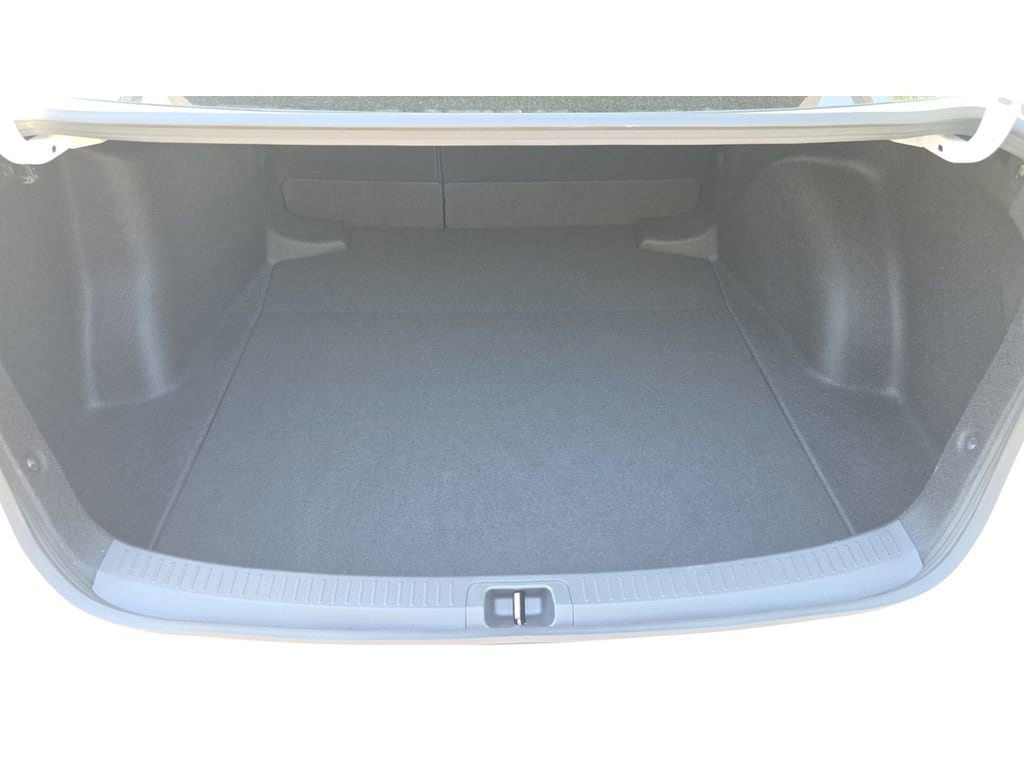2026 Toyota Corolla LE - Photo 9