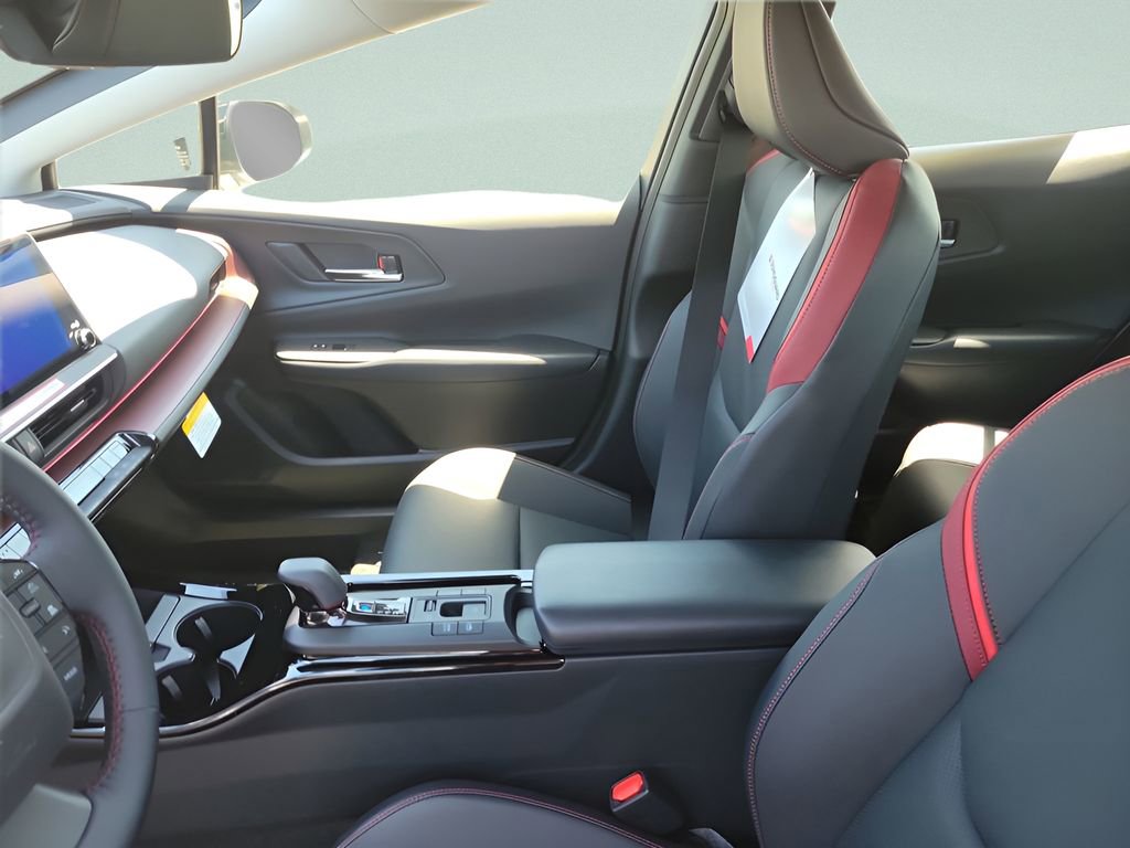 2026 Toyota Prius Plug-in Hybrid XSE - Photo 17