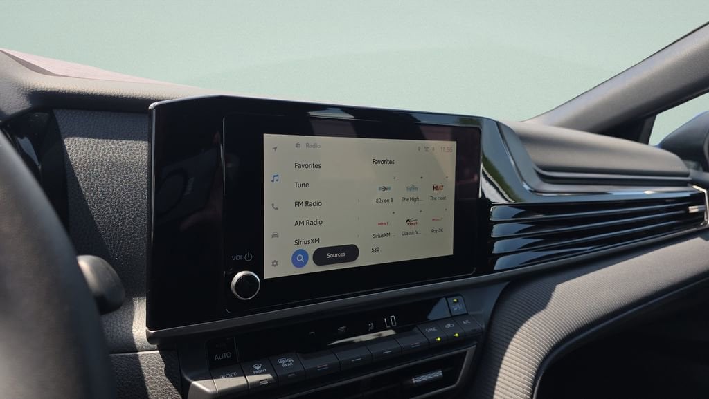 2026 Toyota Camry SE - Photo 14
