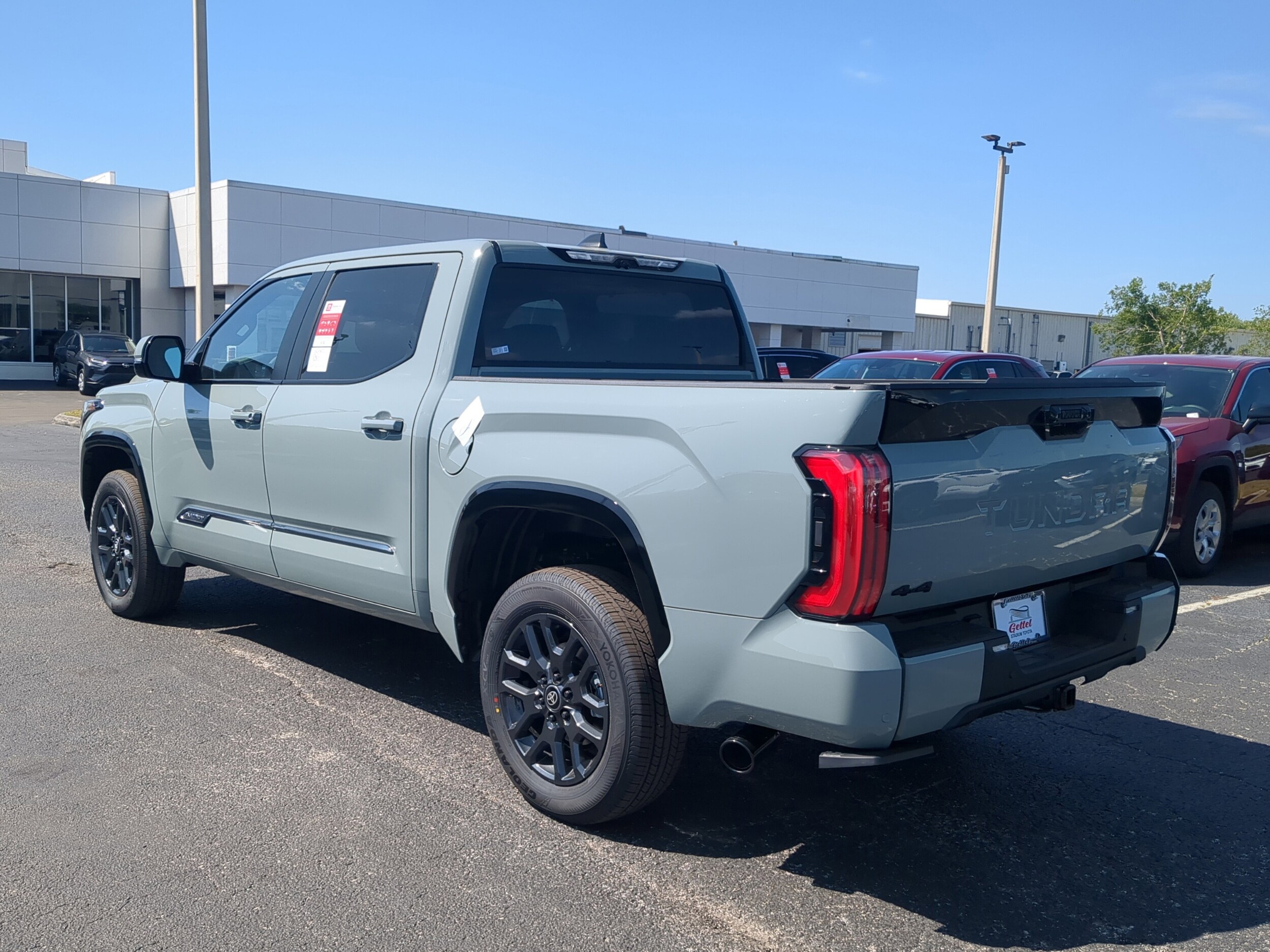 2025 Toyota Tundra Platinum CrewMax photo 4