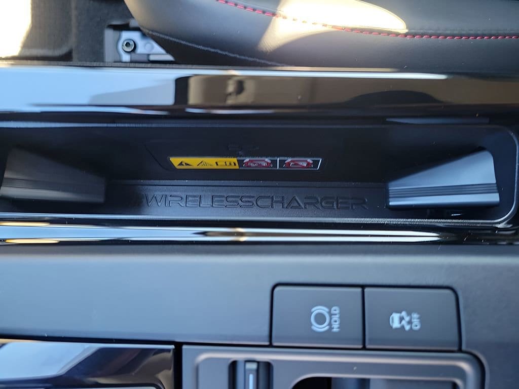 2026 Toyota Prius Plug-in Hybrid XSE - Photo 25