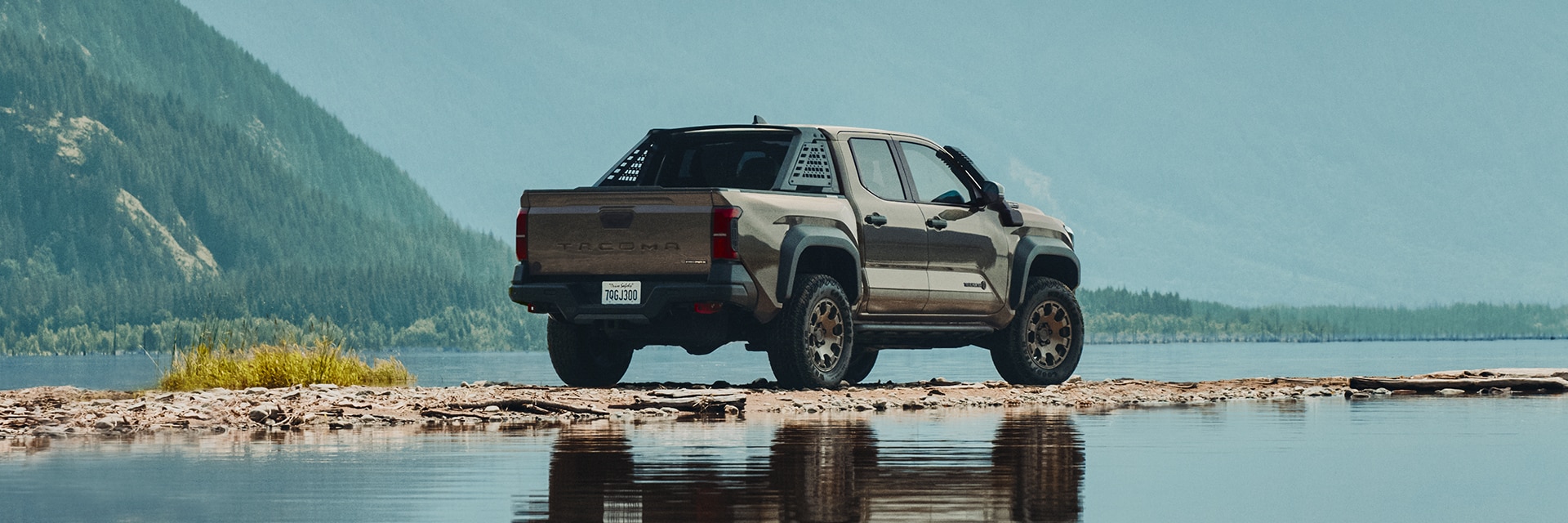 2024%20Toyota%20Tacoma%20vs.%202025%20Honda%20Ridgeline%20(4).png
