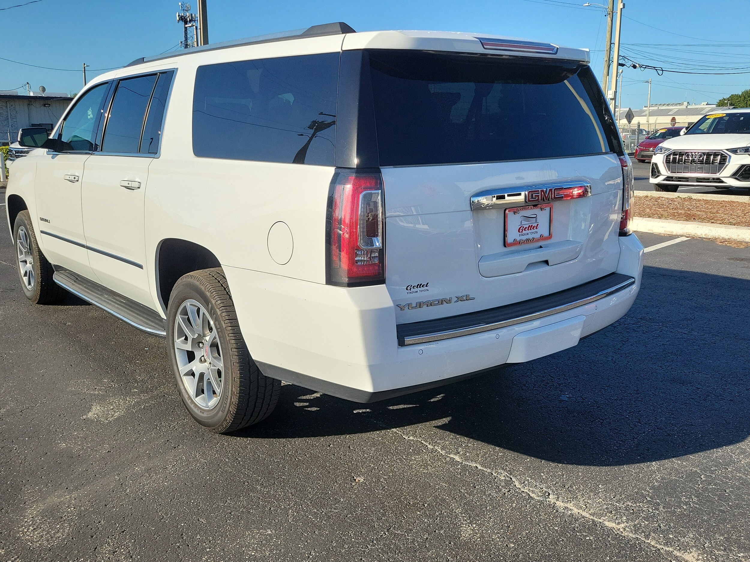 2020 Gmc Yukon XL Denali photo 2