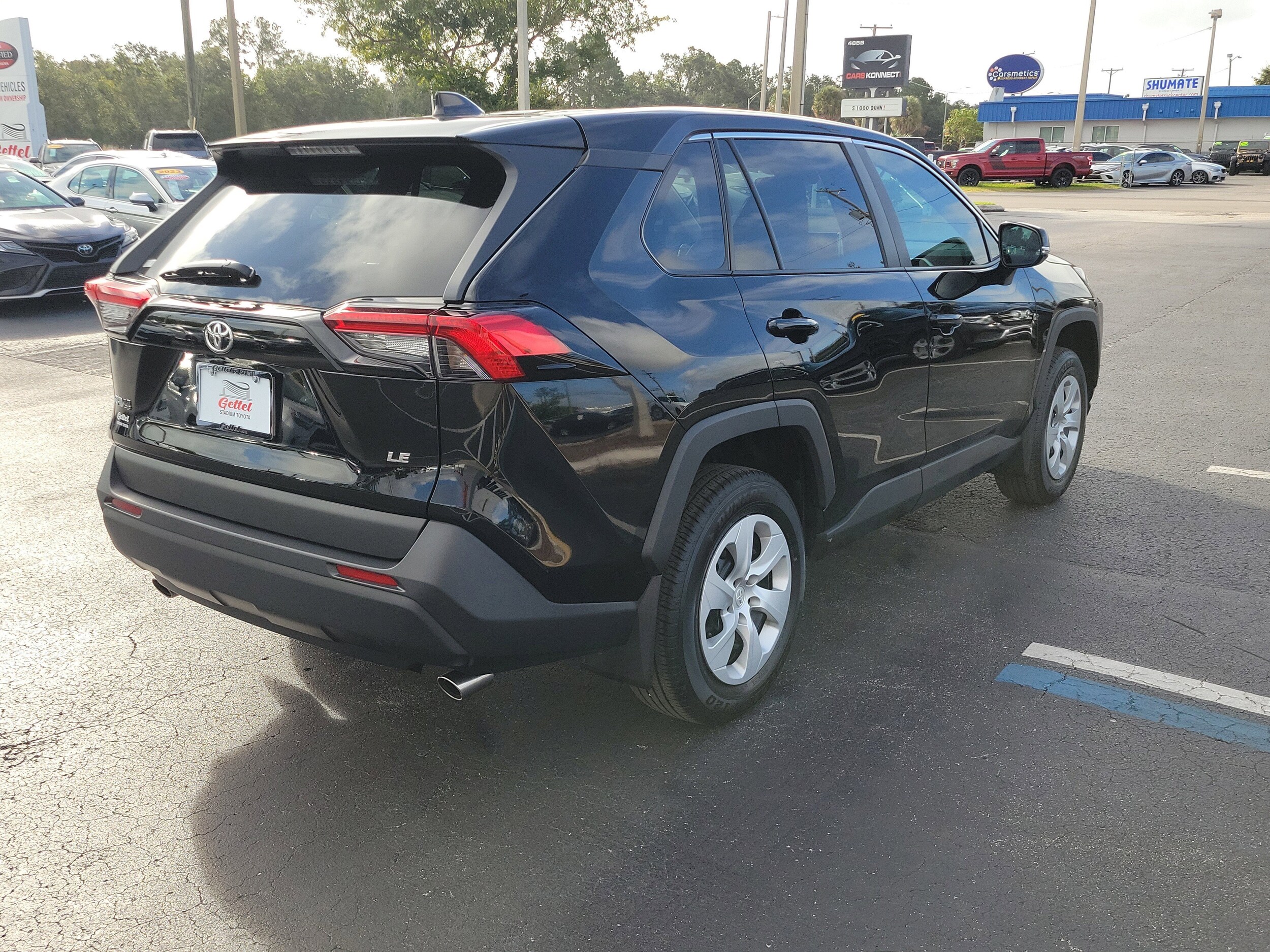 2024 Toyota RAV4 LE photo 3