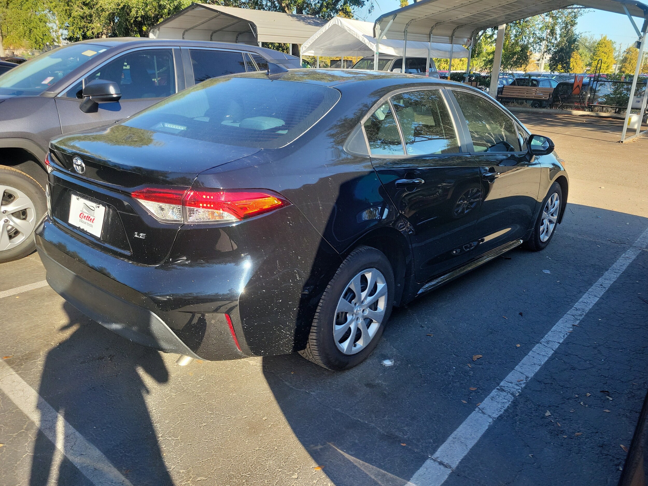 2023 Toyota Corolla LE photo 3