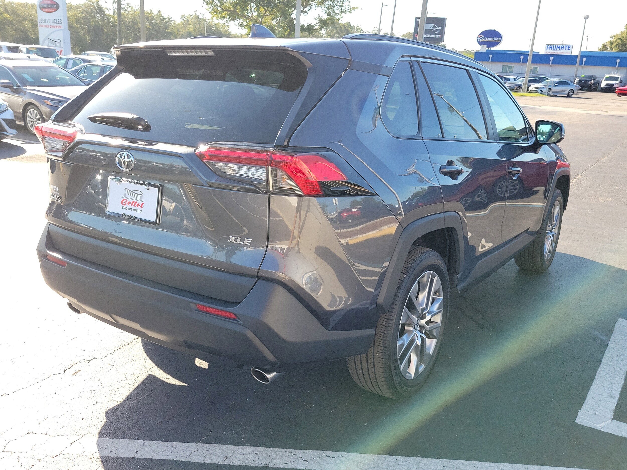 2023 Toyota RAV4 XLE Premium photo 2
