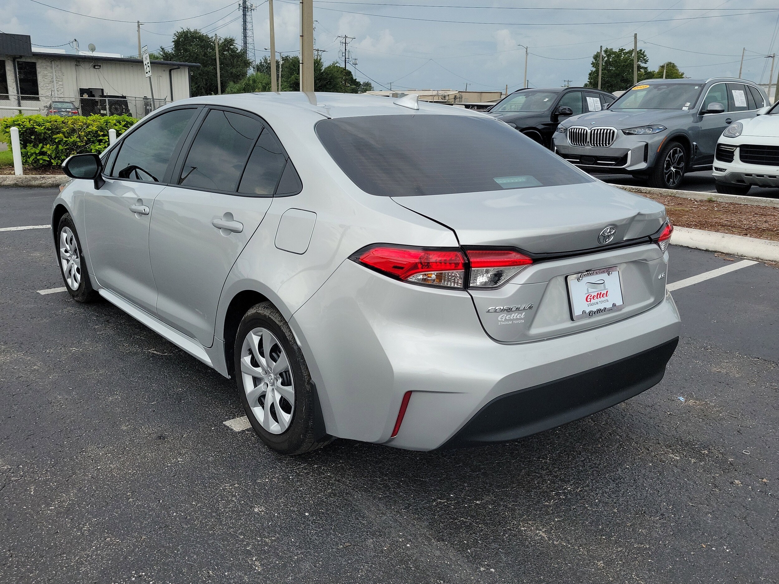 2025 Toyota Corolla LE photo 4