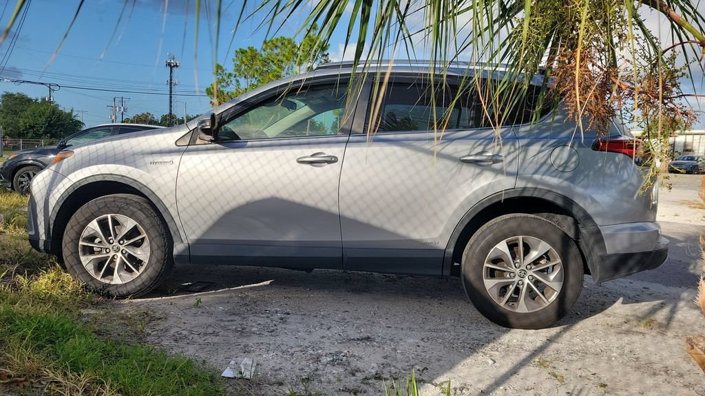 Used 2017 Toyota RAV4 Hybrid XLE SUV