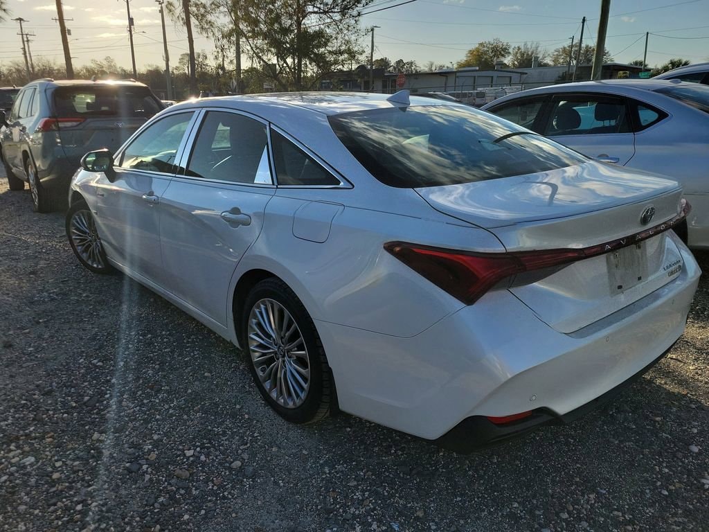 Used 2019 Toyota Avalon Hybrid XLE Sedan