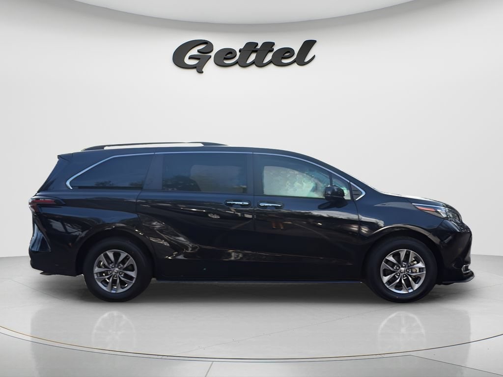 Certified 2024 Toyota Sienna XLE 8 Passenger Van Passenger Van