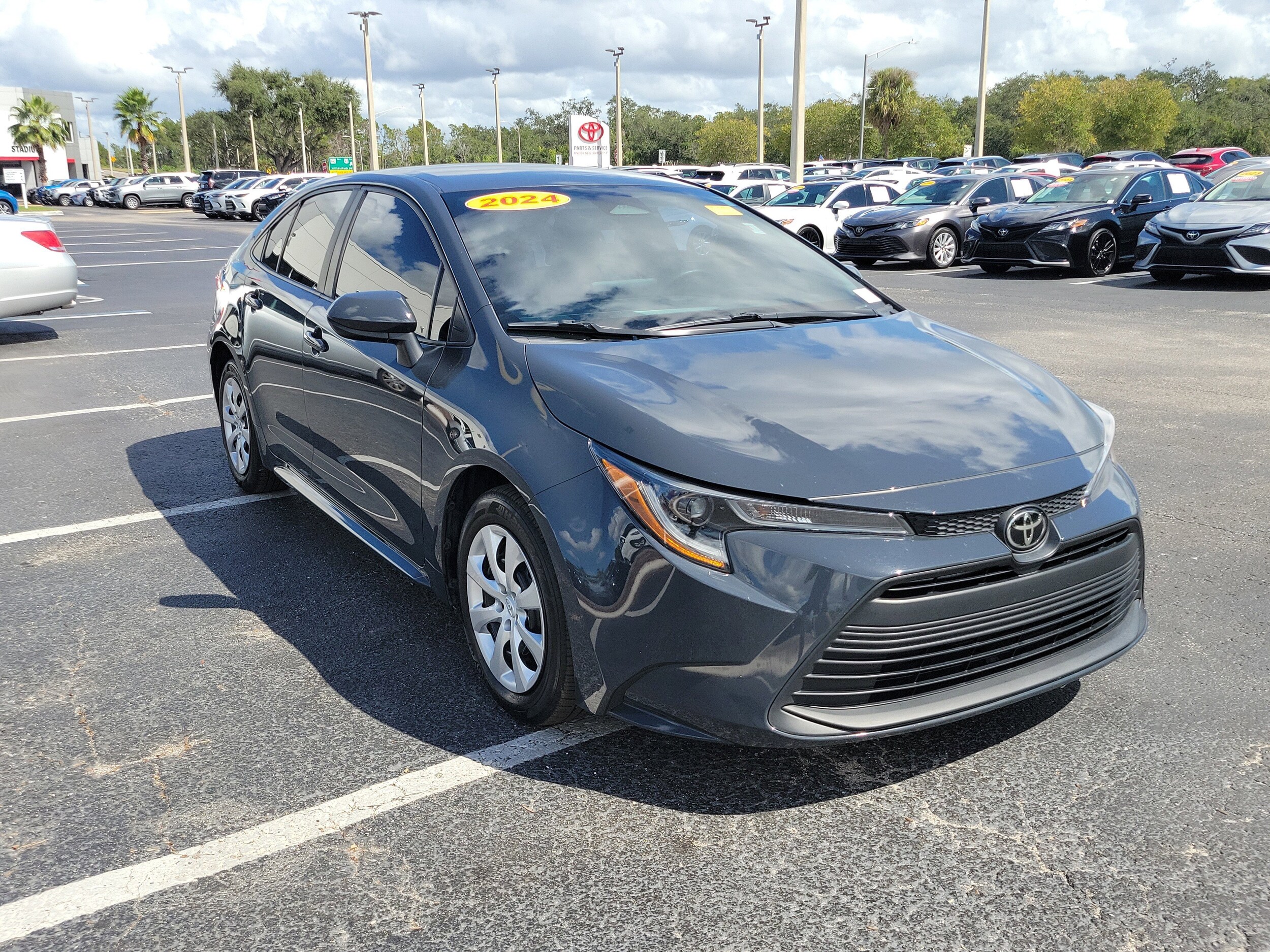 2024 Toyota Corolla LE photo 2