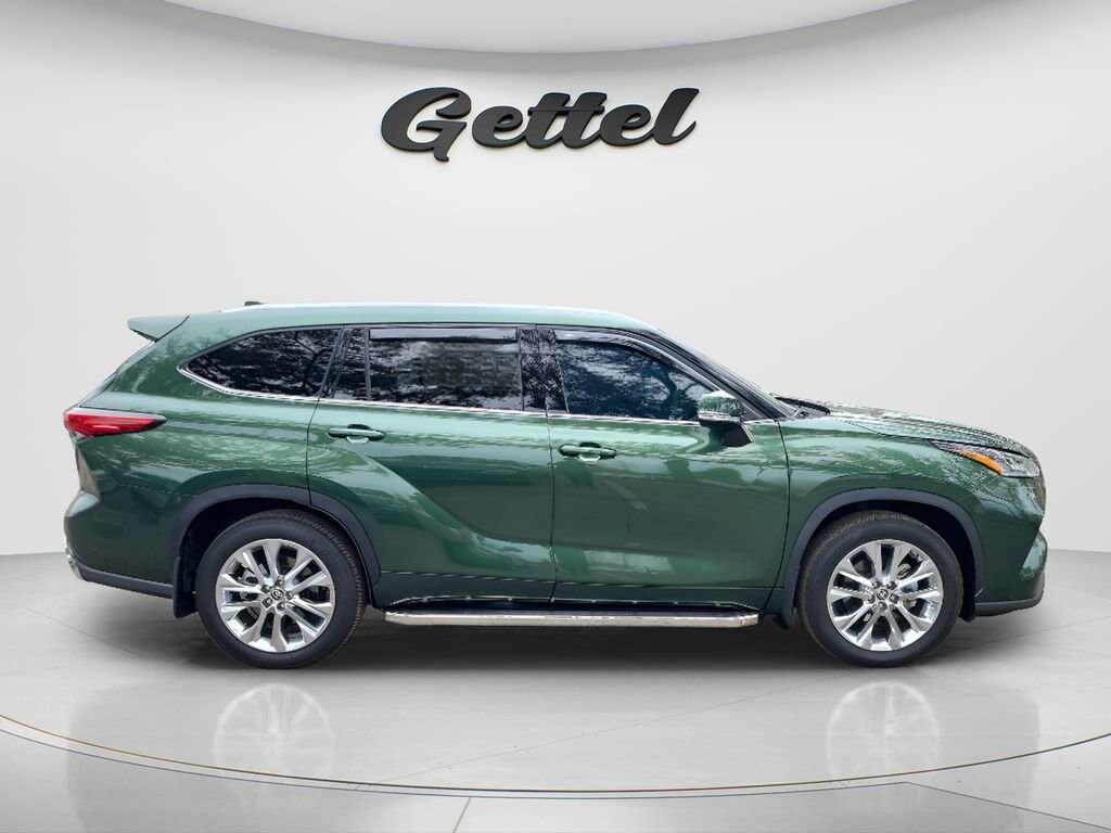 Used 2023 Toyota Highlander XLE SUV
