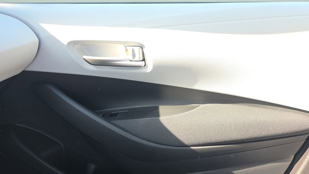 2026 Toyota Corolla SE - Photo 10