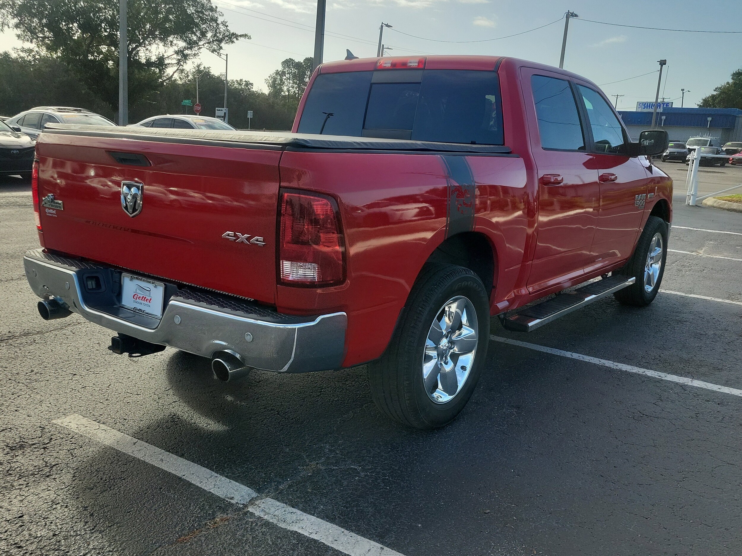 2019 Ram 1500 SLT photo 2