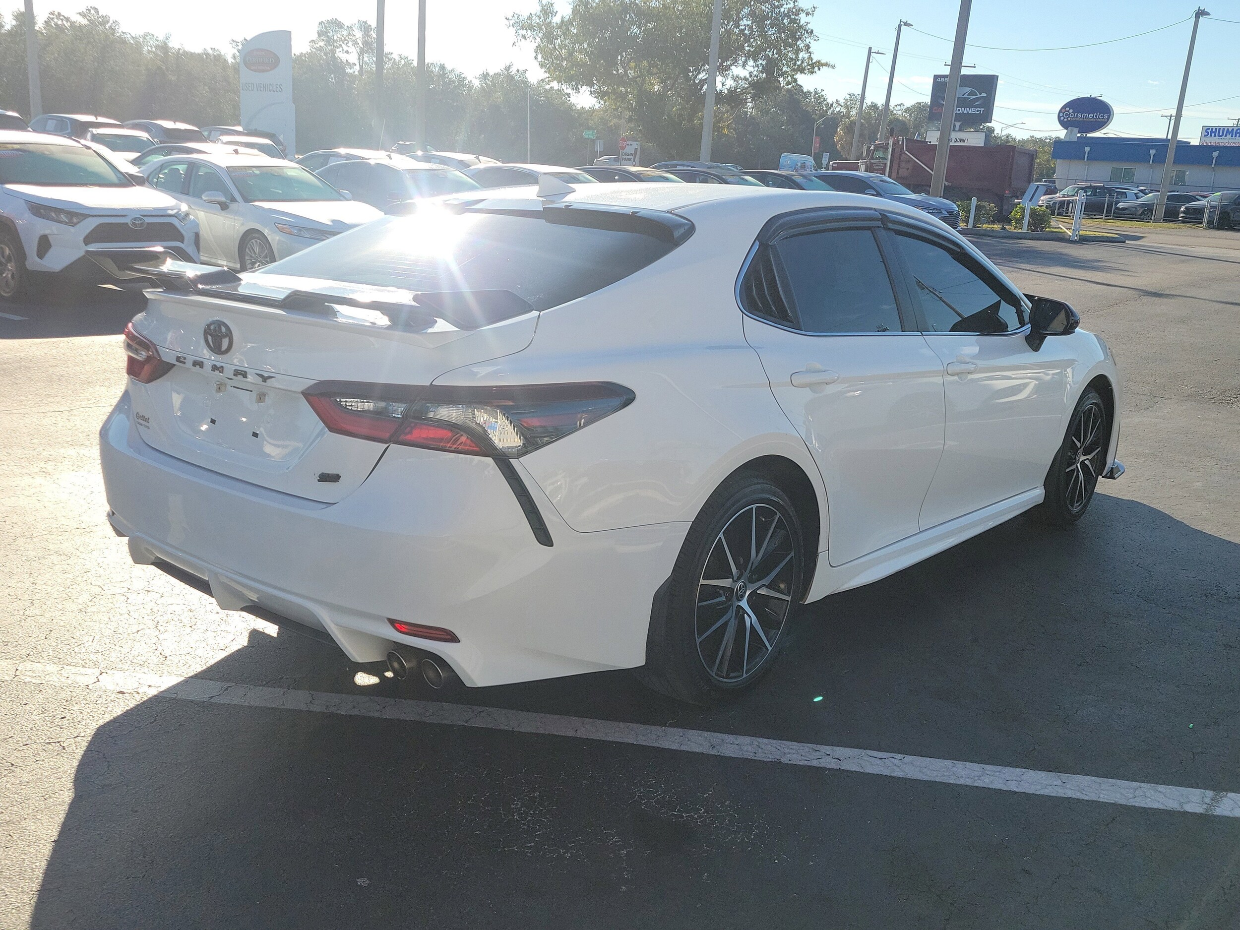 2021 Toyota Camry SE photo 3