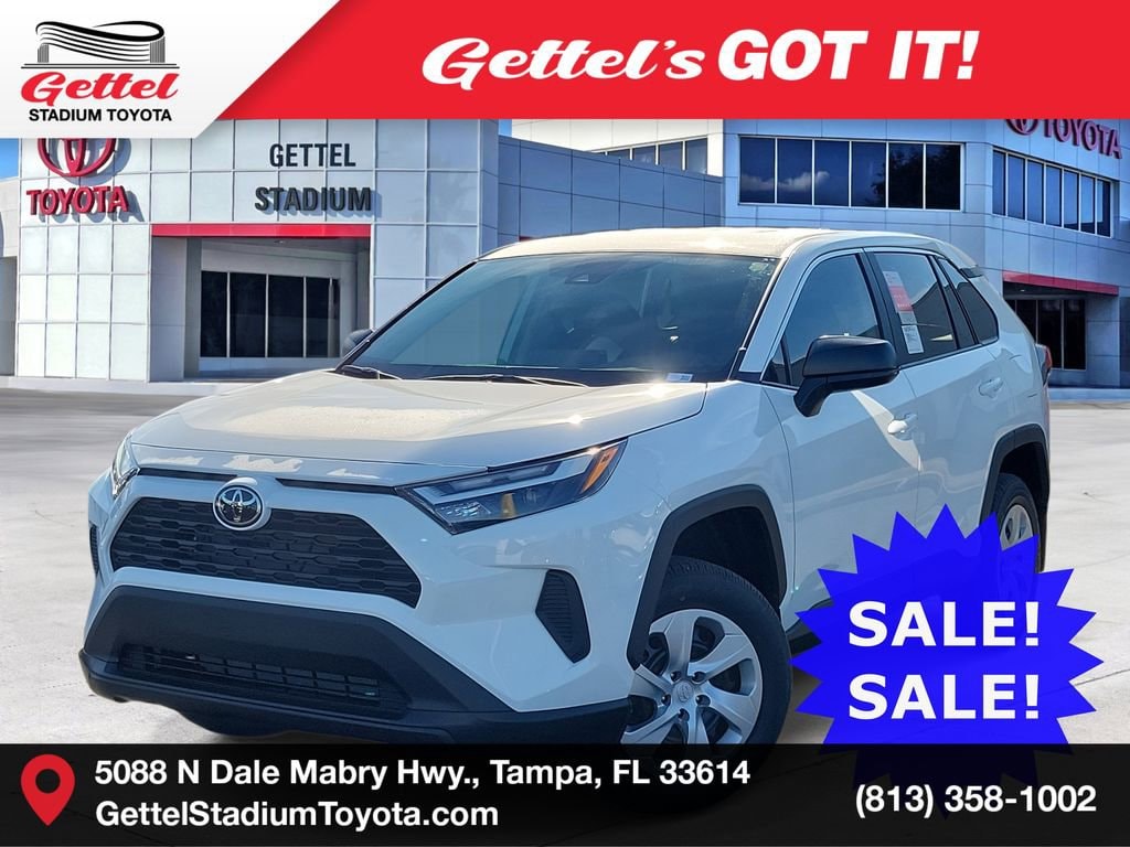 2025 Toyota RAV4 LE's photo