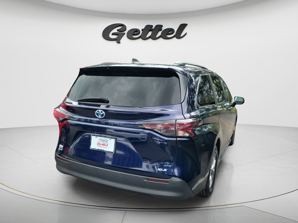 Certified 2025 Toyota Sienna XLE 8 Passenger Van Passenger Van
