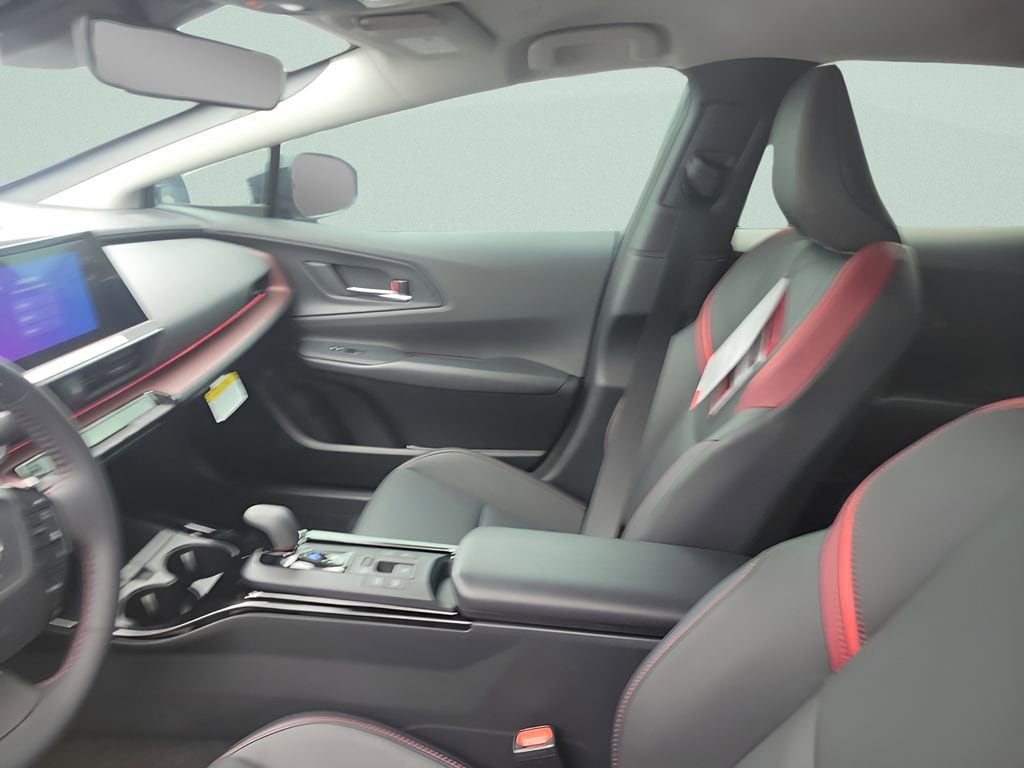 2026 Toyota Prius Plug-in Hybrid XSE - Photo 17