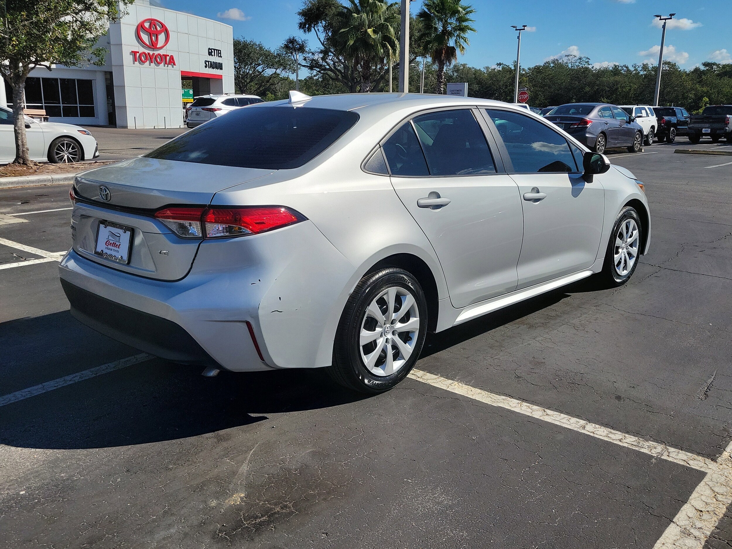 2024 Toyota Corolla LE photo 3