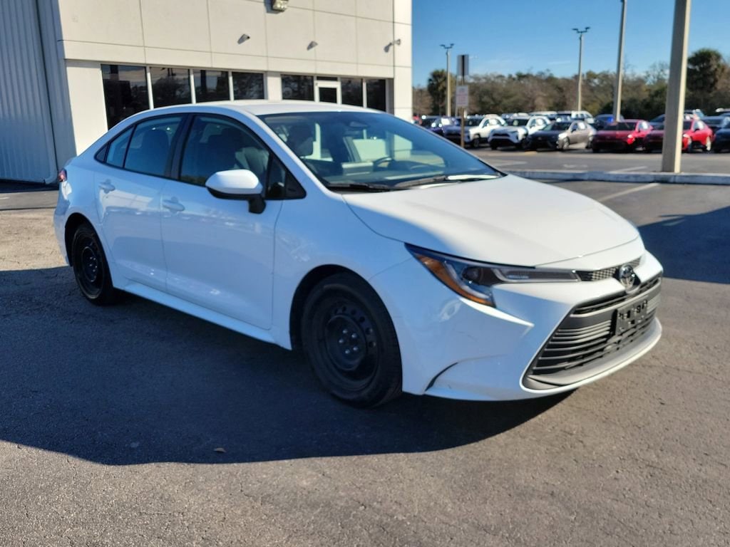 Used 2023 Toyota Corolla LE with VIN 5YFB4MDE5PP044537 for sale in Northfield, Minnesota