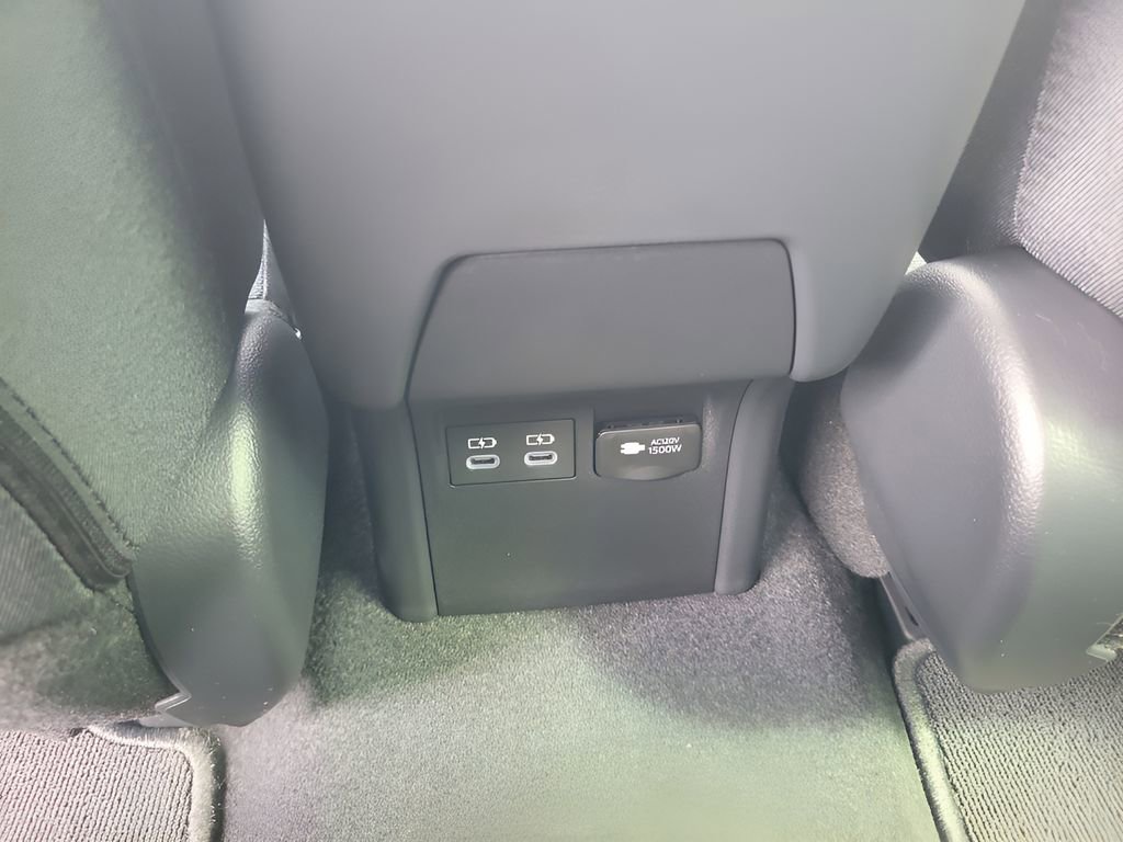 2026 Toyota Prius Plug-in Hybrid SE - Photo 11