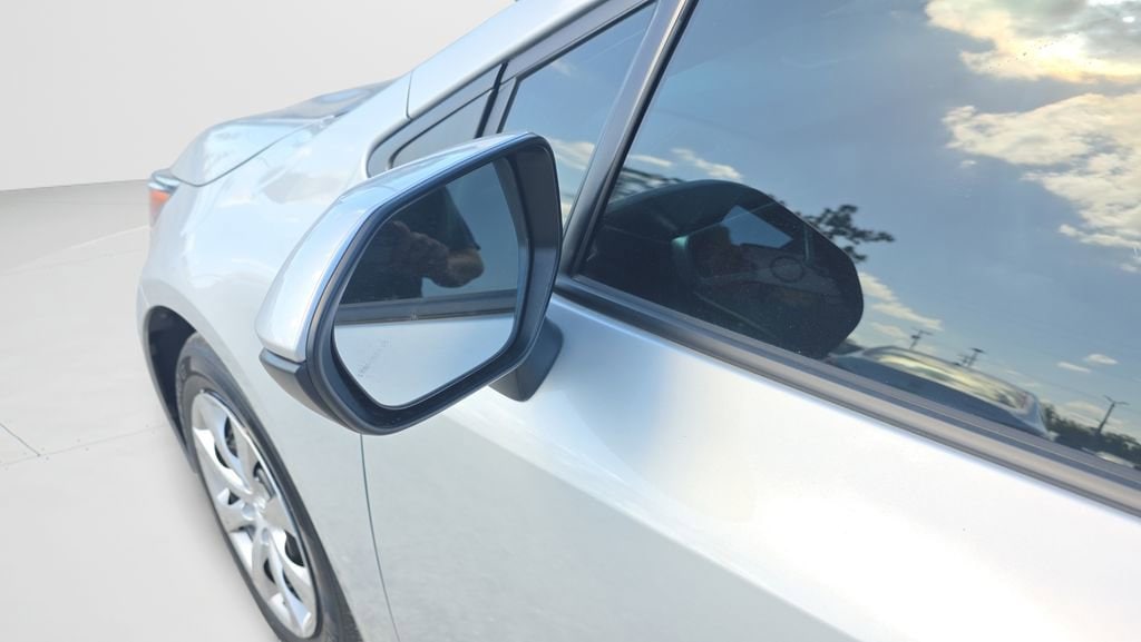 2024 Toyota Corolla LE - Photo 7