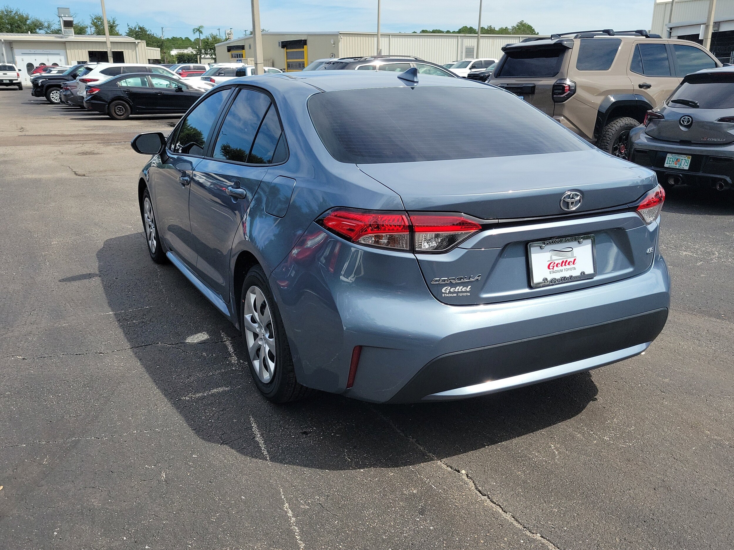 2020 Toyota Corolla LE photo 3