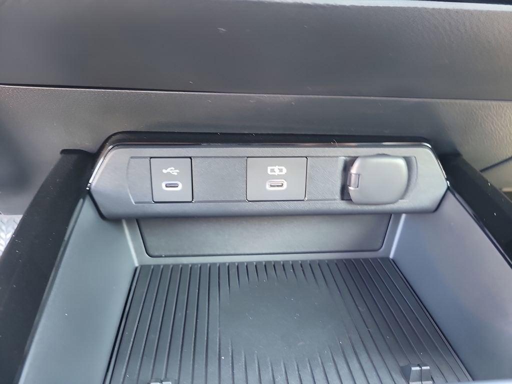 2026 Toyota Prius Plug-in Hybrid XSE - Photo 21