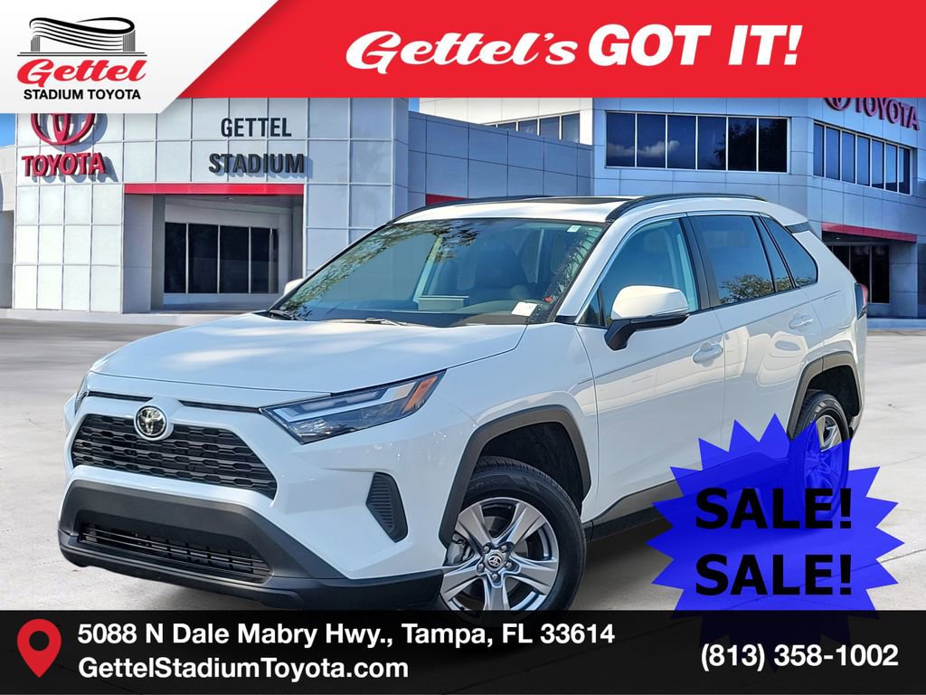 2023 Toyota RAV4 XLE's photo