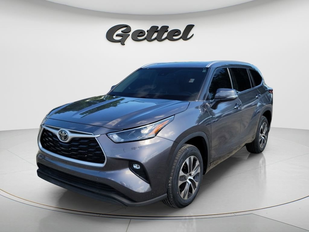 Used 2022 Toyota Highlander XLE SUV