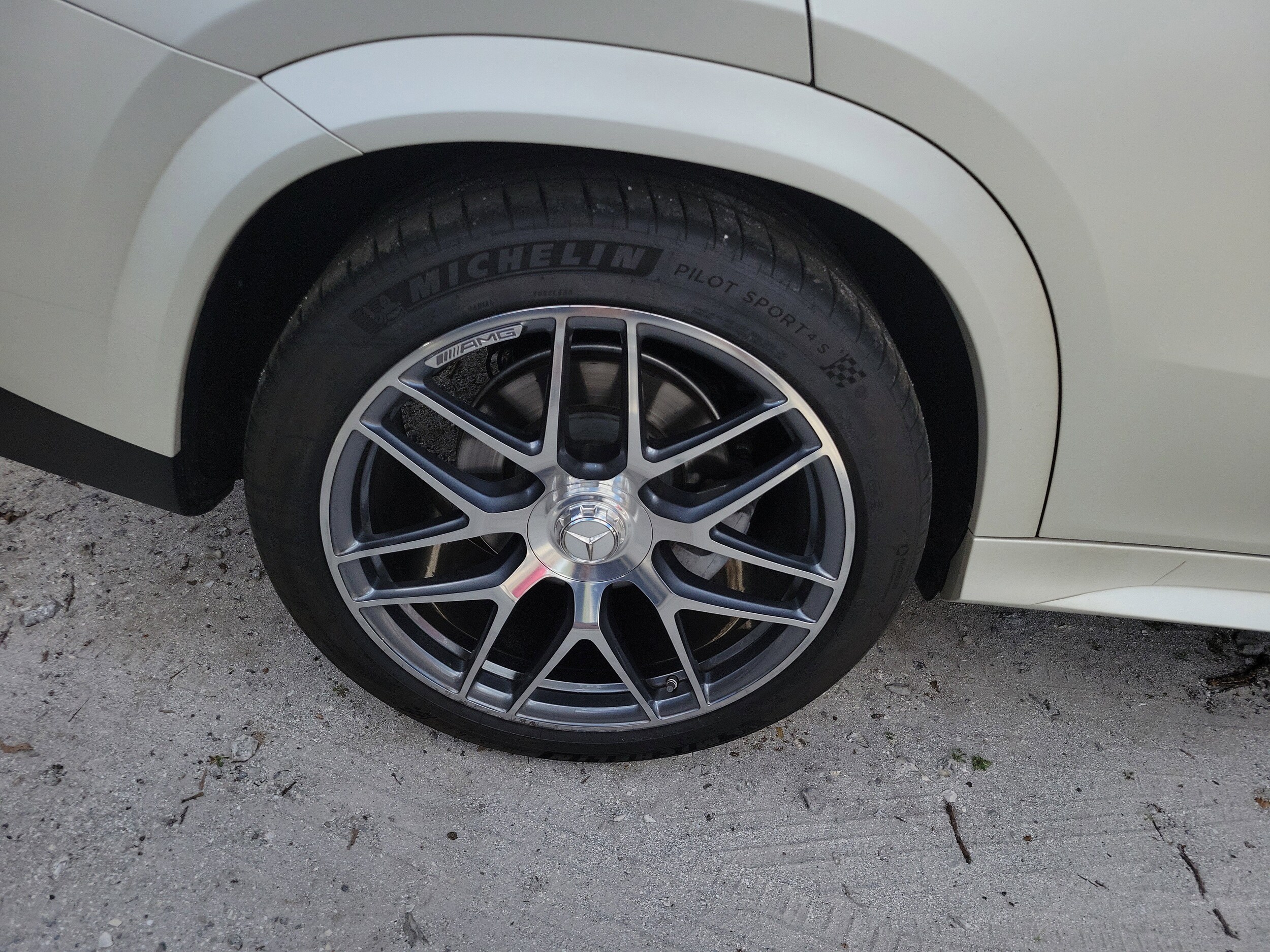 2024 Mercedes Benz GLE AMG 53 4MATIC Coupe photo 2