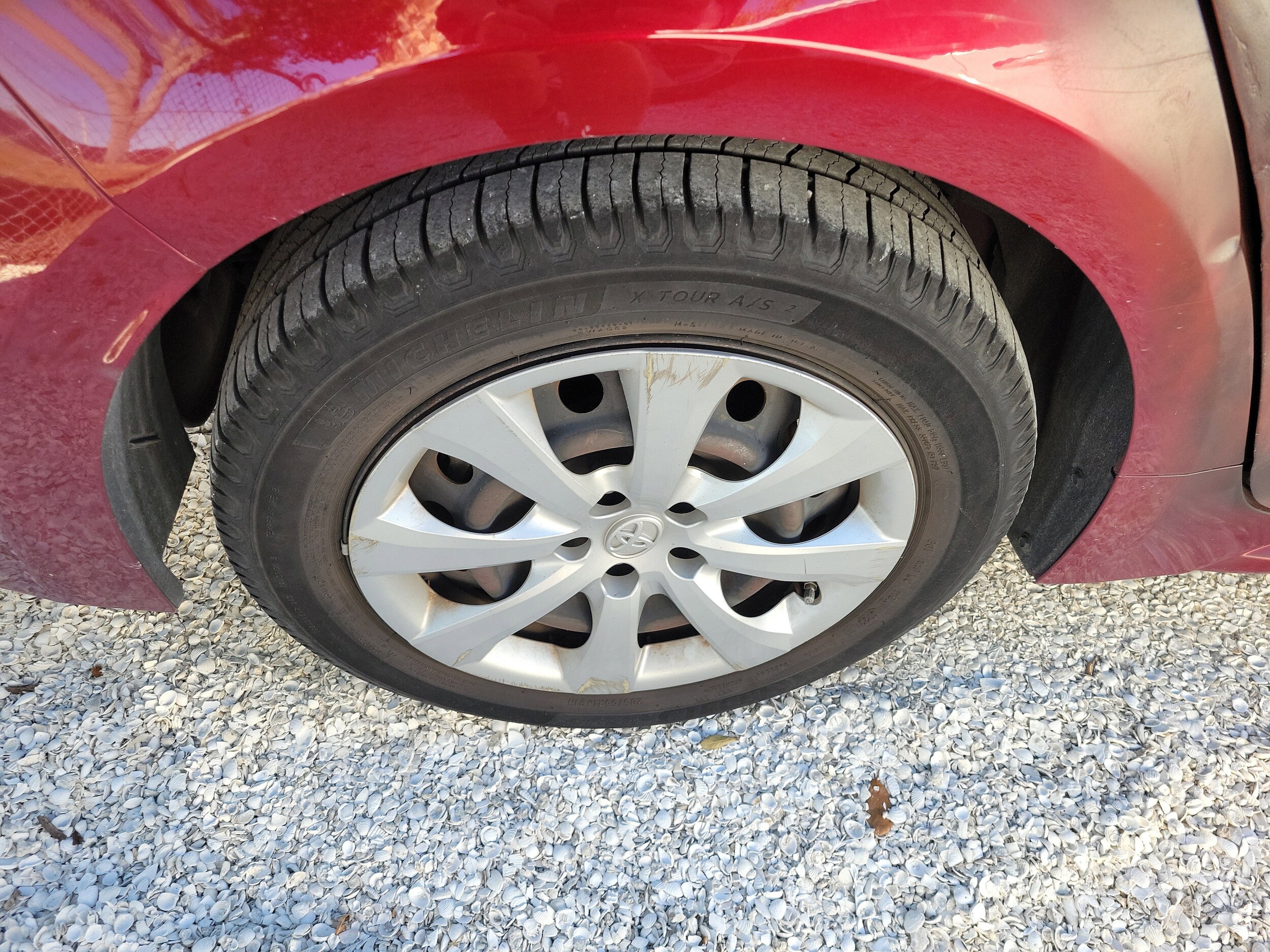 2022 Toyota Corolla LE photo 2