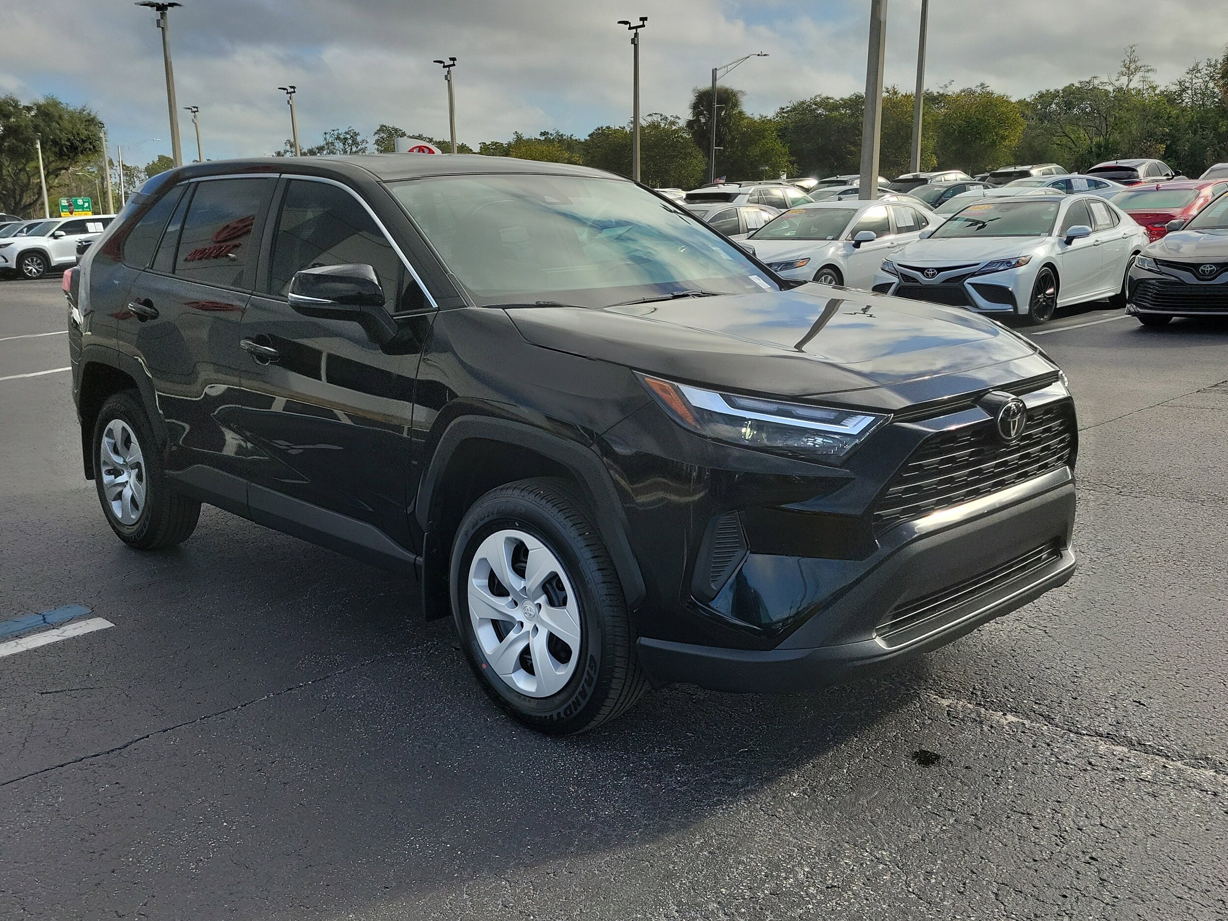 2024 Toyota RAV4 LE photo 2