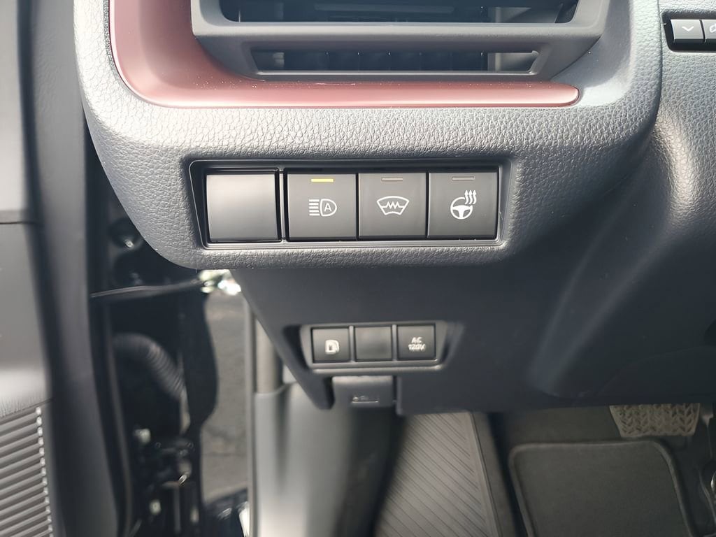 2026 Toyota Prius Plug-in Hybrid XSE - Photo 32
