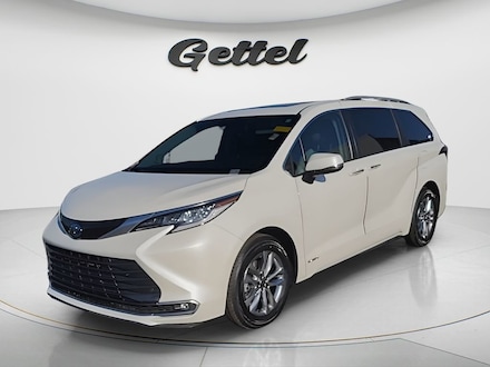 2021 Toyota Sienna Limited 7 Passenger Van