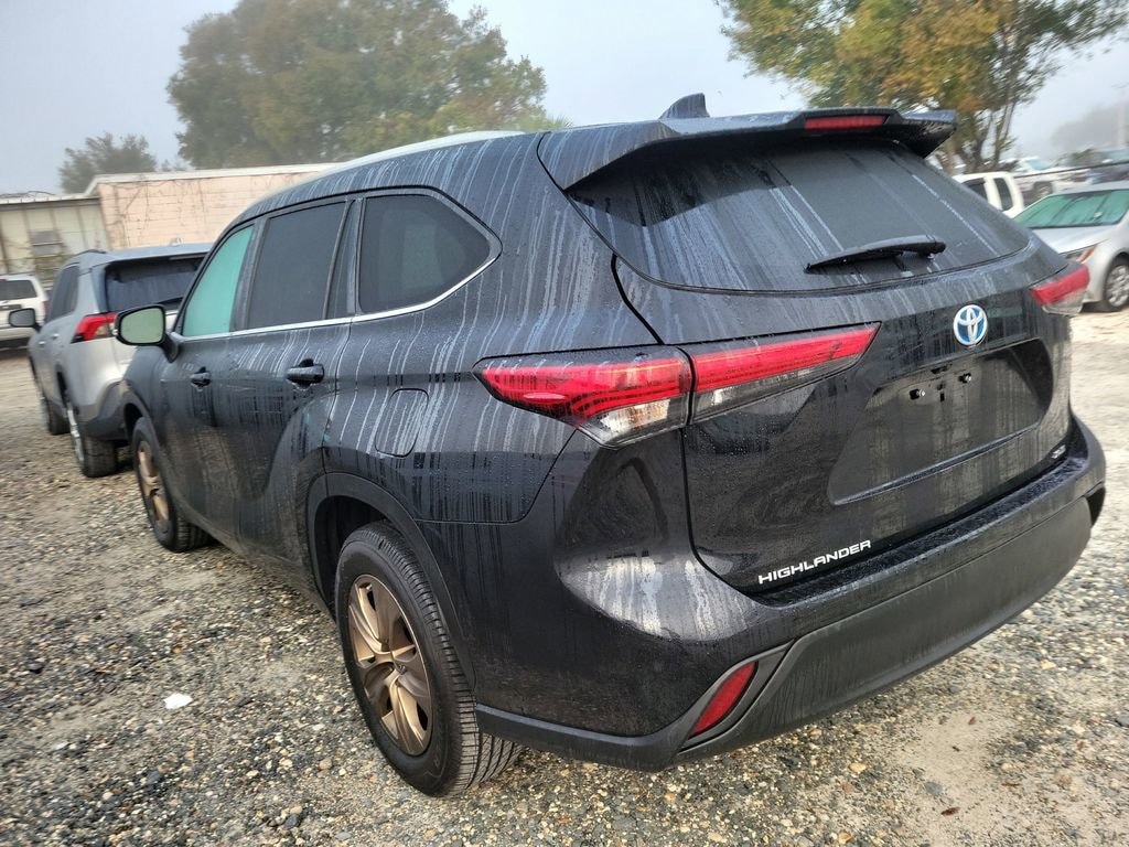 Certified 2023 Toyota Highlander Hybrid XLE Bronze SUV