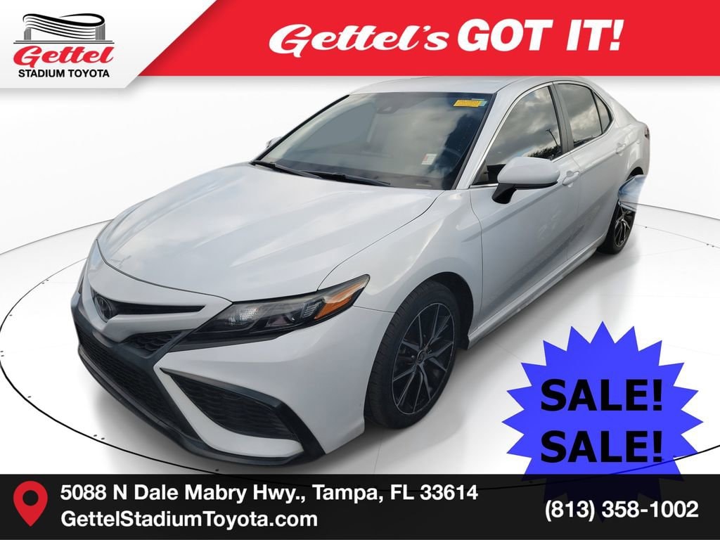 2021 Toyota Camry SE's photo