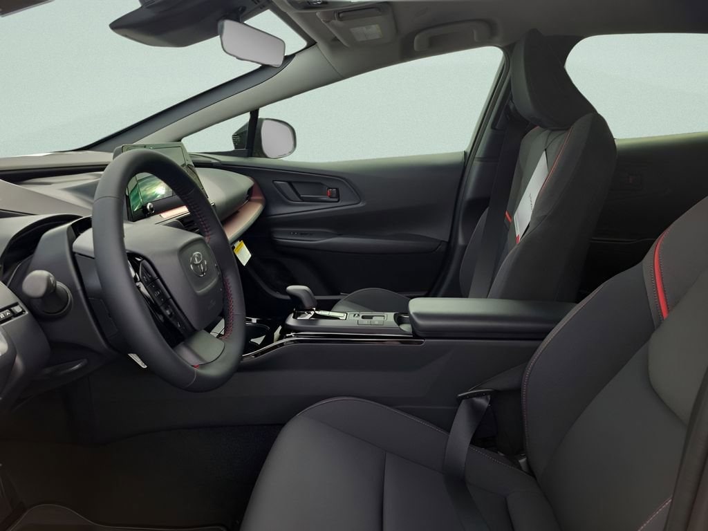 2026 Toyota Prius Plug-in Hybrid SE - Photo 17