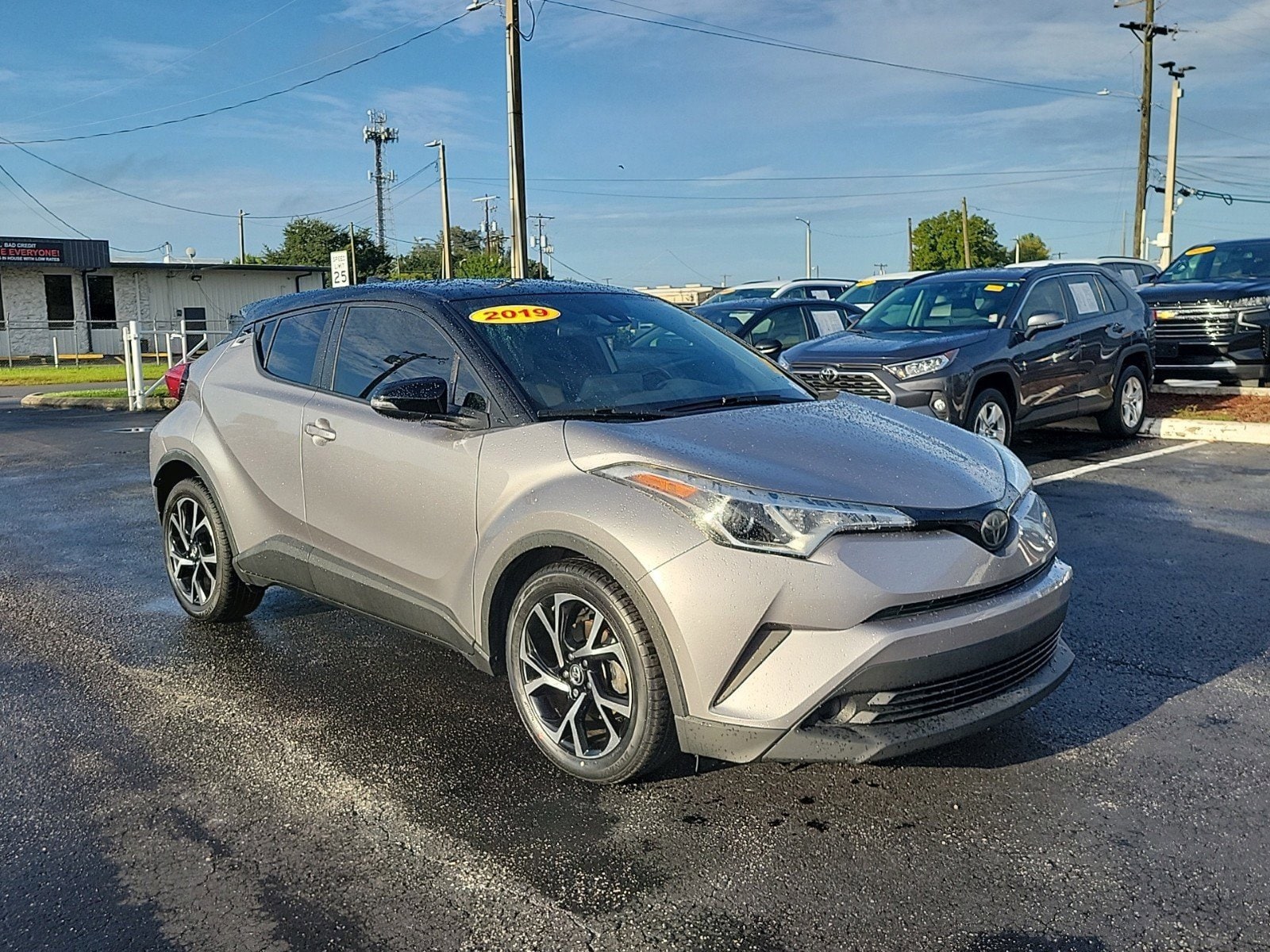 Used 2019 Toyota C-HR XLE with VIN JTNKHMBX4K1015824 for sale in Tampa, FL