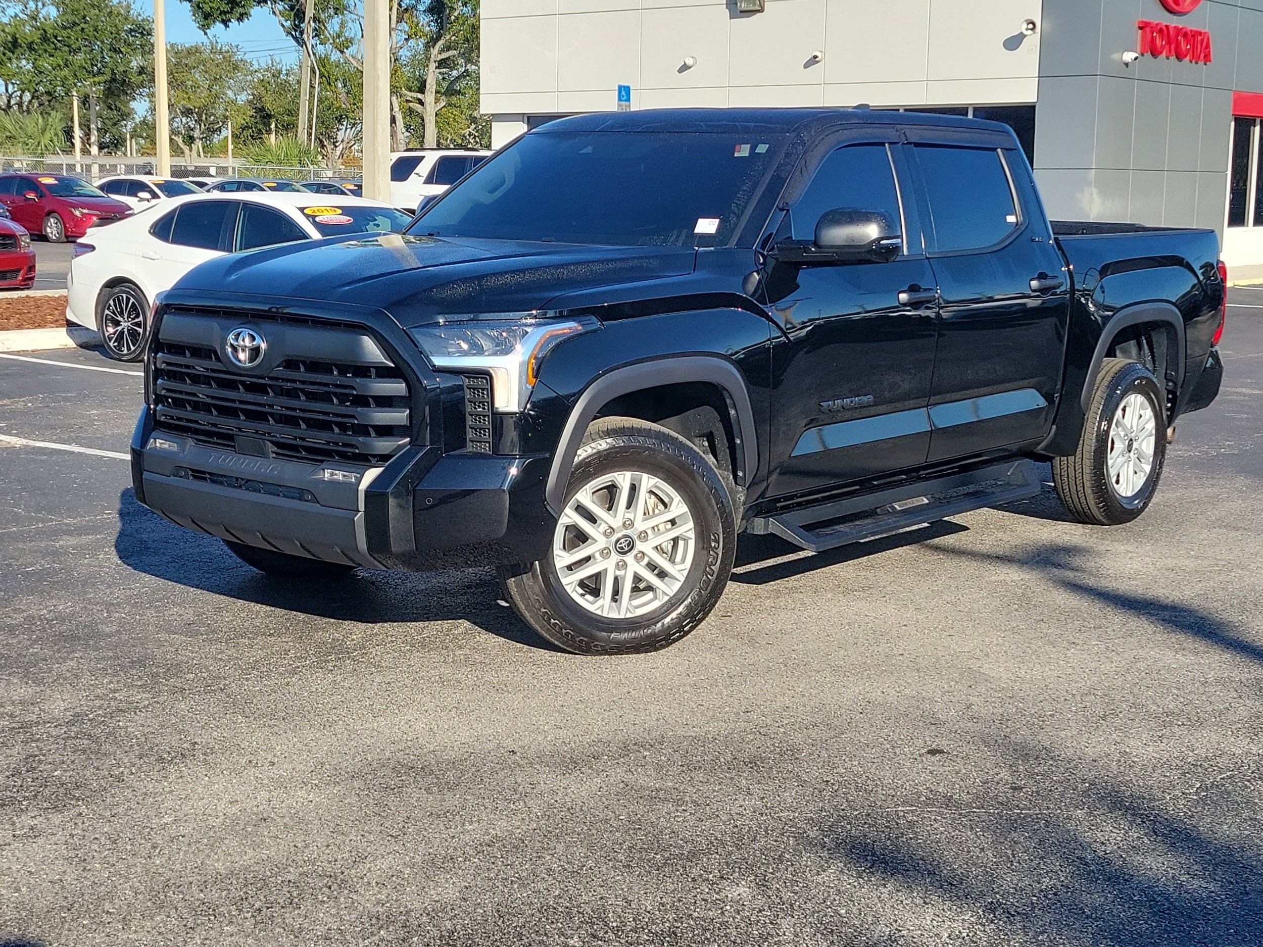 2024 Toyota Tundra SR5's photo