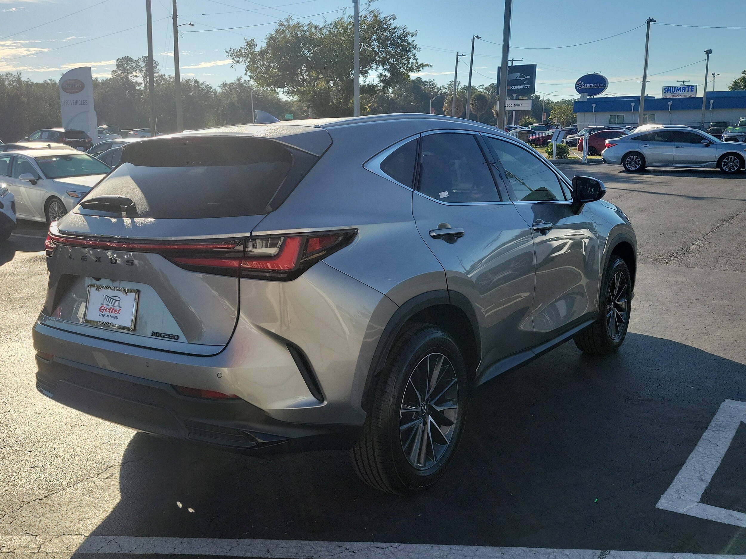 2025 Lexus NX 250 Premium photo 2