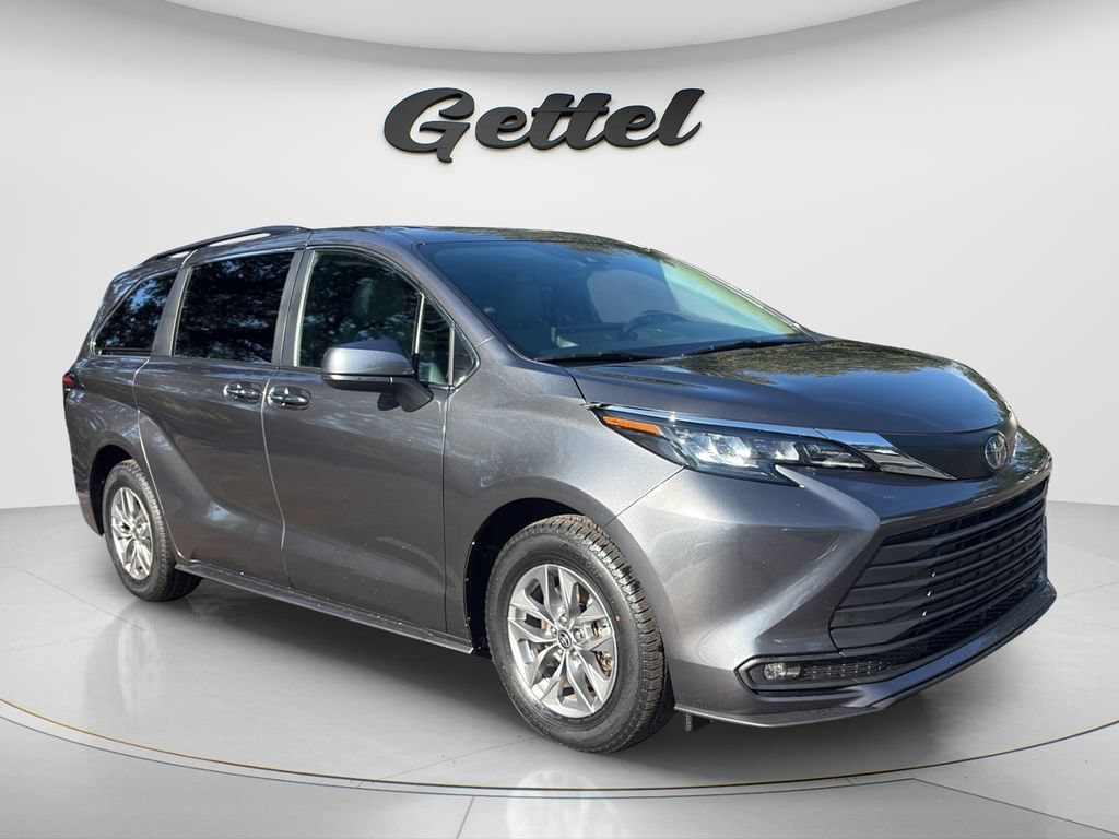 Certified 2025 Toyota Sienna XLE 8 Passenger Van Passenger Van