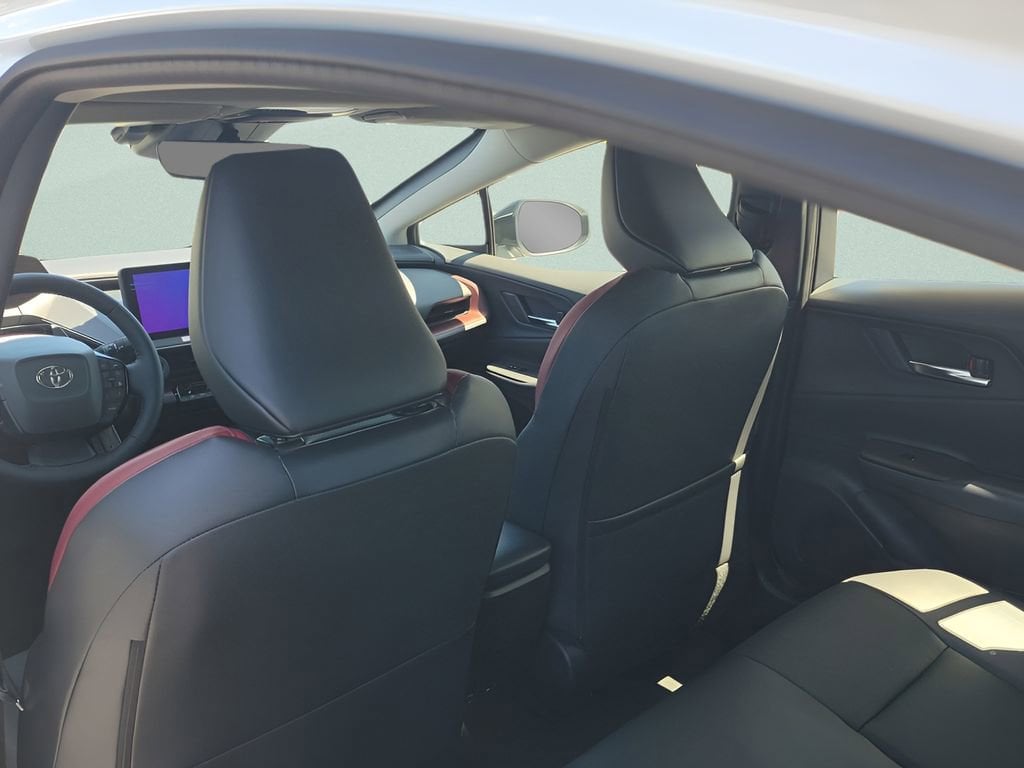 2026 Toyota Prius Plug-in Hybrid XSE - Photo 10