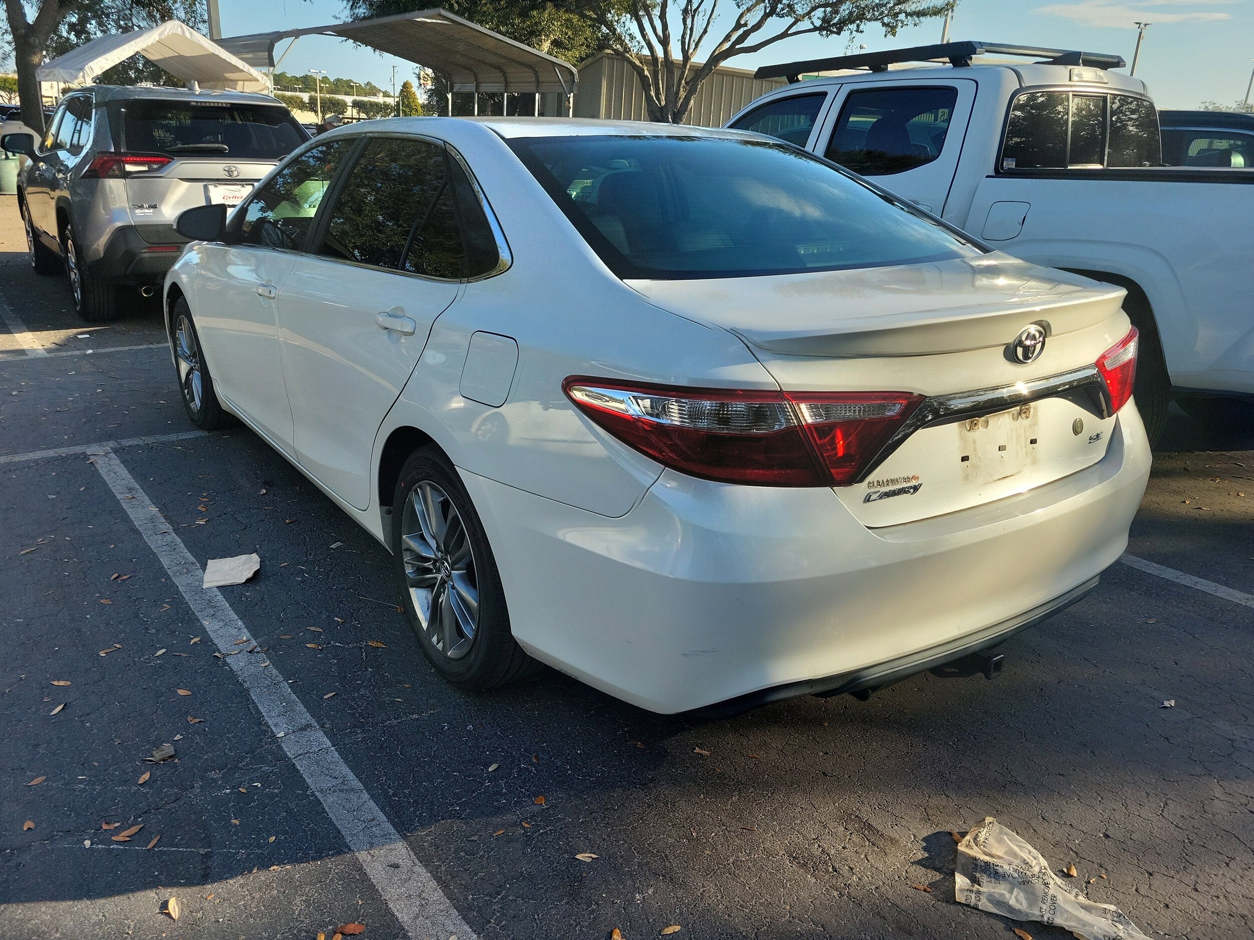2015 Toyota Camry SE photo 4