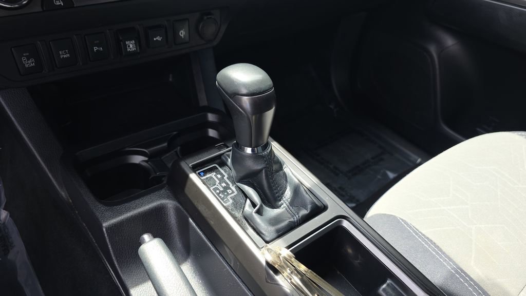 2021 Toyota Tacoma TRD Off Road - Photo 18
